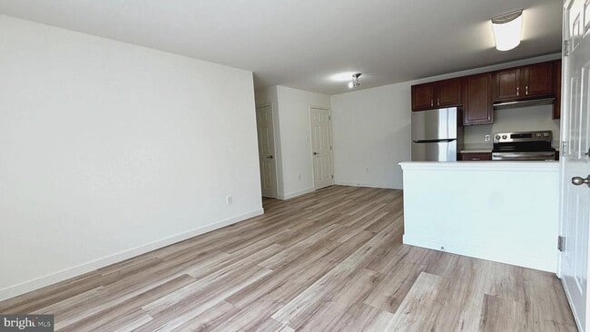 Building Photo - 28 Sequoia Dr