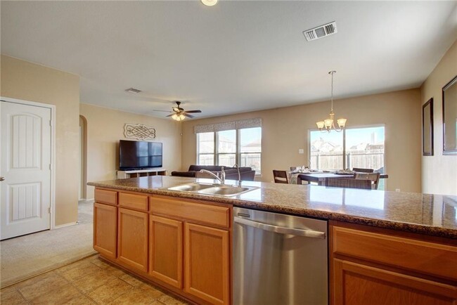 Building Photo - 5820 Sardinia Dr