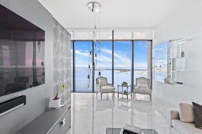 Building Photo - 1451 Brickell Ave