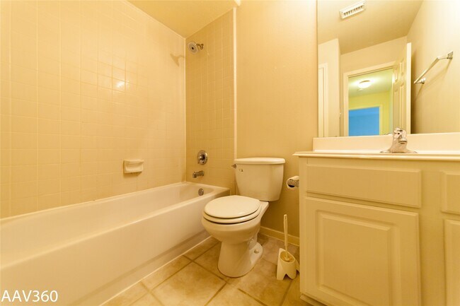 Building Photo - 2943 Meadowglen Crest