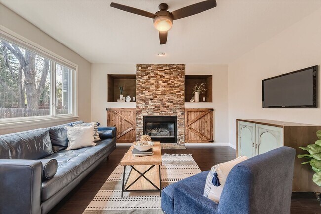 Building Photo - Beautifully Updated 3-Bedroom Home with Finished Basement in Gunbarrel