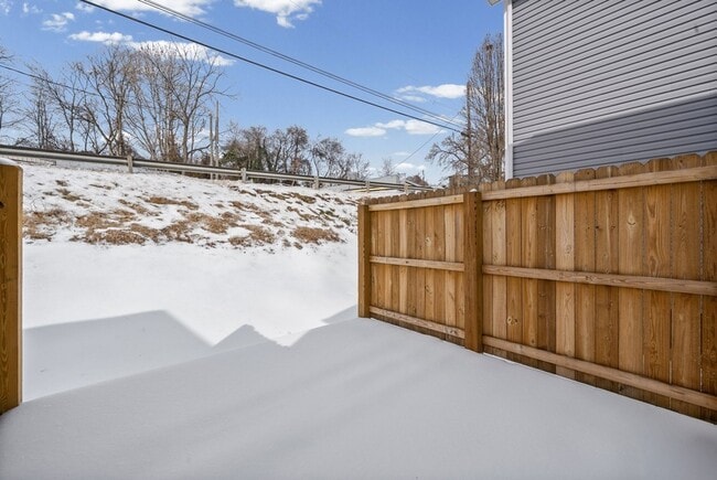 Building Photo - 839 Cumberland Dr