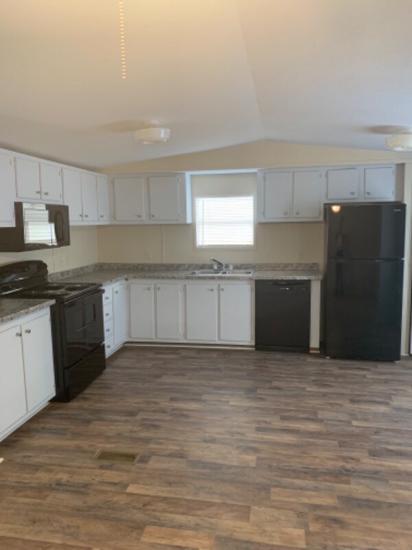 Building Photo - 7066 Aztec