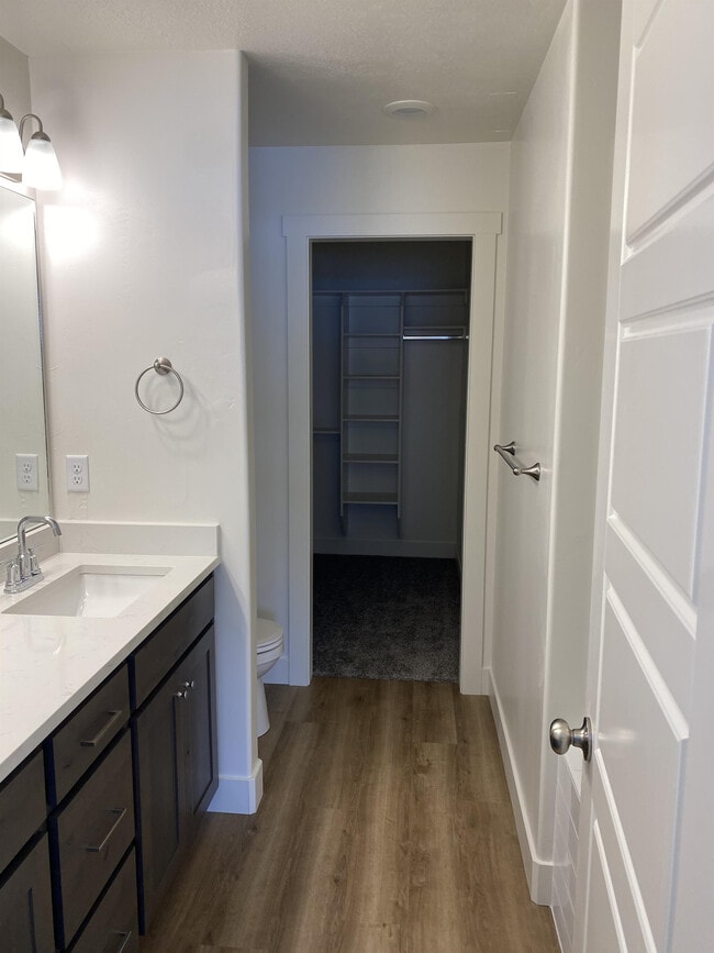 Building Photo - 51 W 440