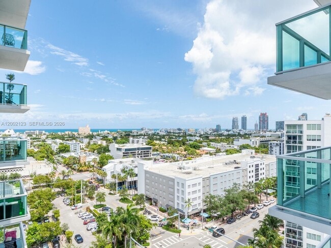 Building Photo - 1000 West Ave