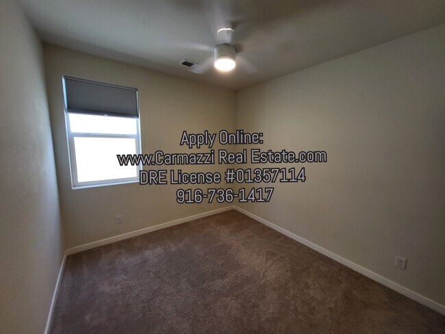 Building Photo - 3224 Finch Ln