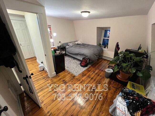 Building Photo - 25 Linwood St