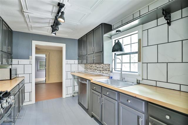 Building Photo - 609 Sunset Dr