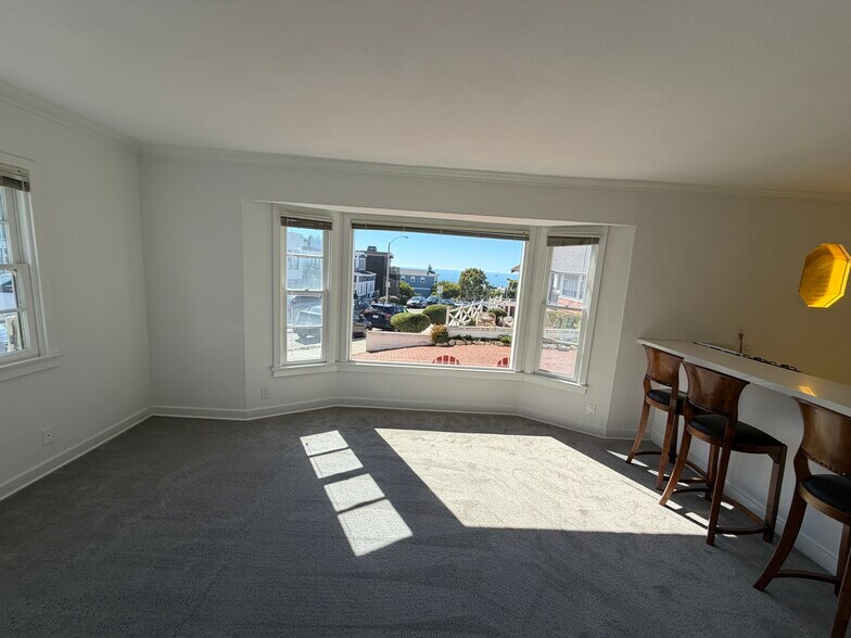 Living Room - 315 24th St