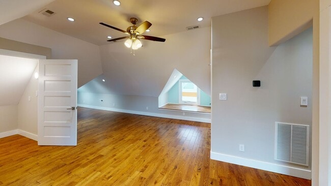 Building Photo - $1725 per Bedroom | 4BR/4BA Off-Campus Hom...