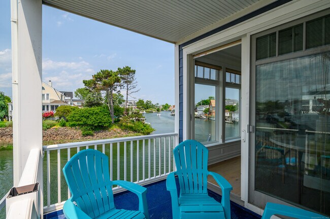 Building Photo - 2154 Fairfield Beach Rd