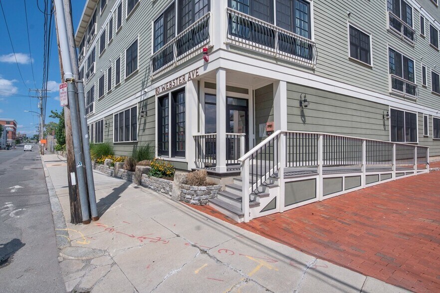 Primary Photo - 80 Webster Ave