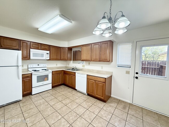 Building Photo - 339 Rim Rock Cir