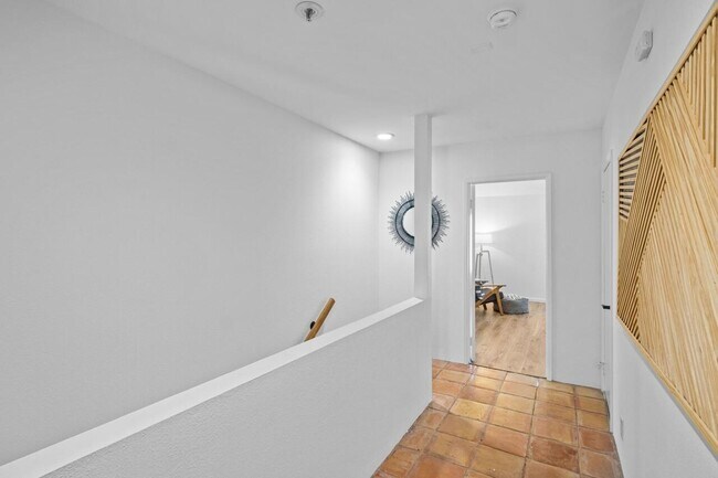 Building Photo - 280 S Avenida Caballeros