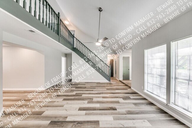 Building Photo - 8805 Wood Glen Dr