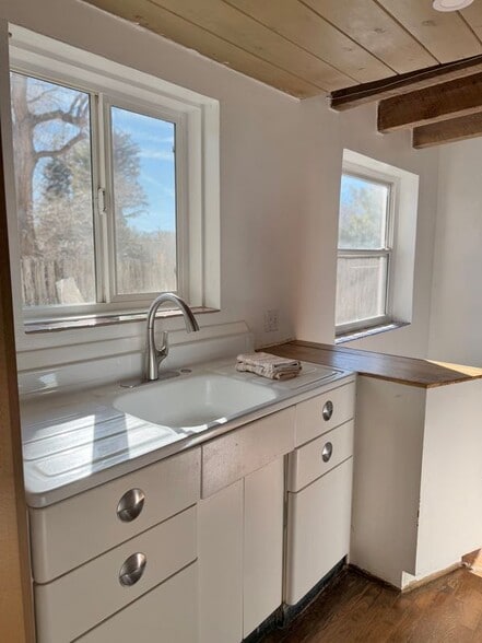 Building Photo - 408 Liebert St