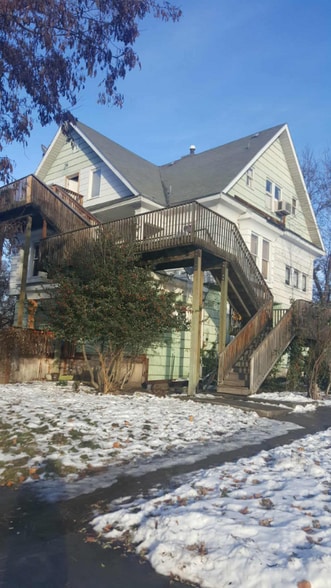 Building Photo - 627 3rd St