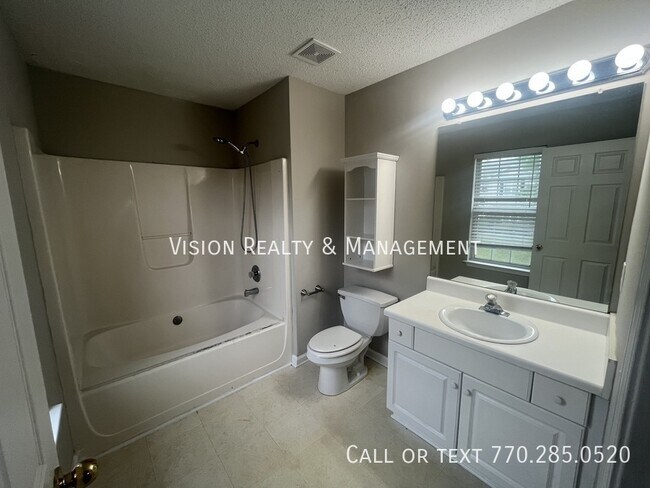 Building Photo - 229 Bainbridge Cir