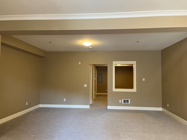 Building Photo - 2070 NW Talus Dr