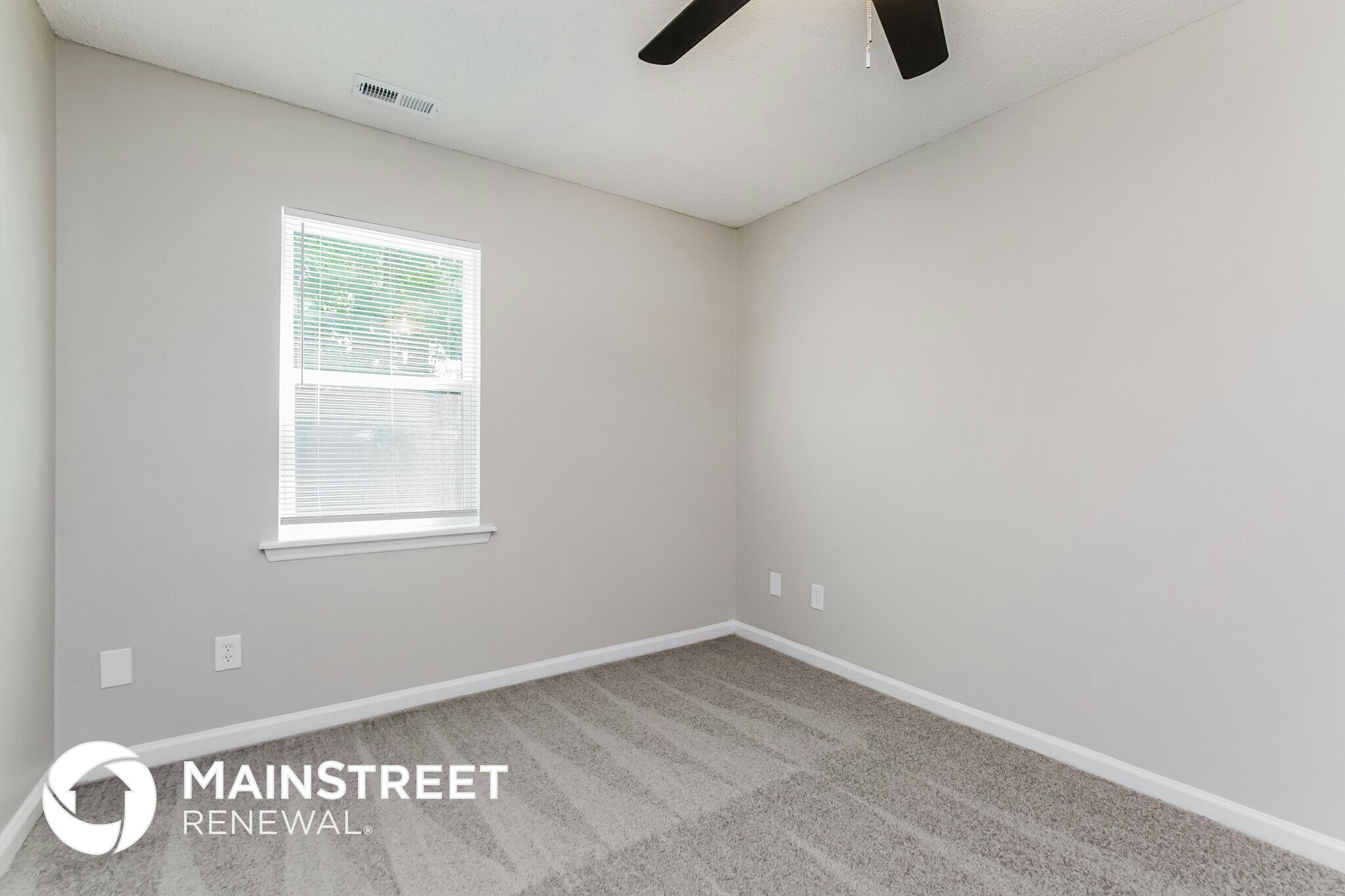 Building Photo - 1217 Kendall Dr