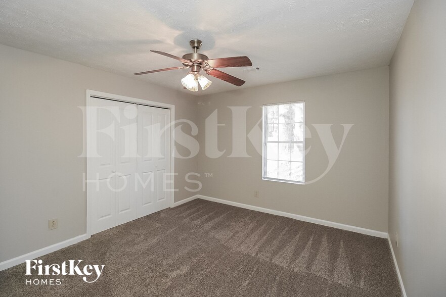 Building Photo - 9207 Fairway Ct