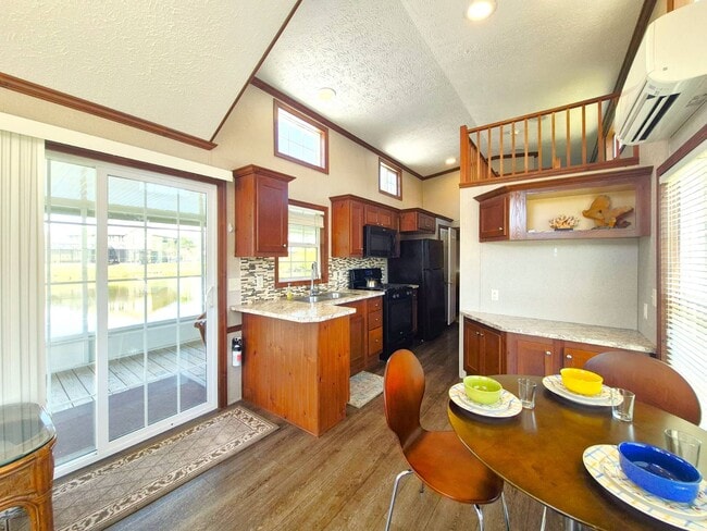 Building Photo - 200 S Banana River Dr