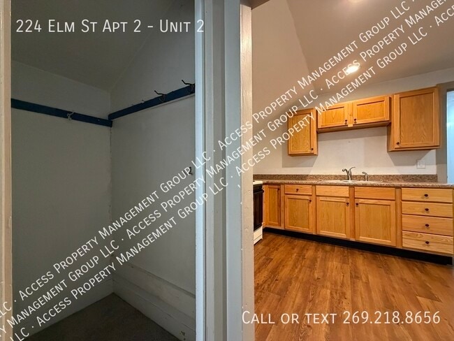 Building Photo - 224 Elm St