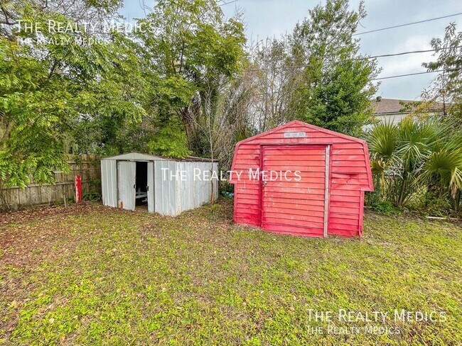 Building Photo - 1073 Leeward Dr