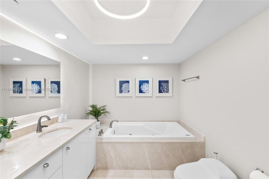 Building Photo - 16500 Collins Ave