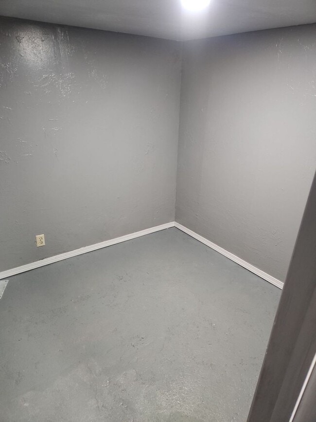Building Photo - Newly Upgraded 2-Bedroom Home Available Now!