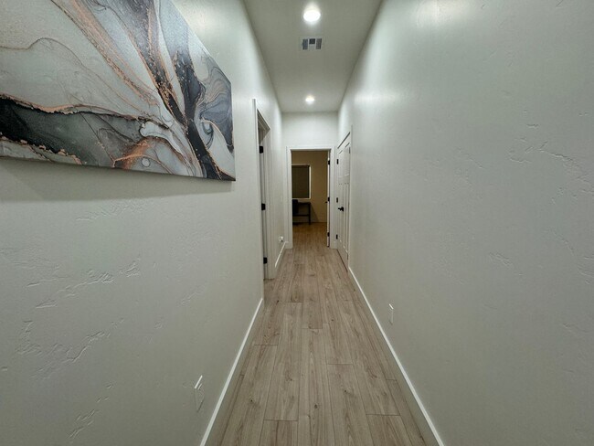 Building Photo - 6129 Lago Grande Dr