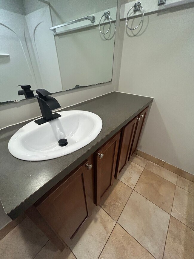 Building Photo - 909-911 Connecticut