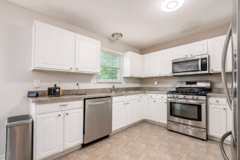 Building Photo - 8607 Clover Glade Dr