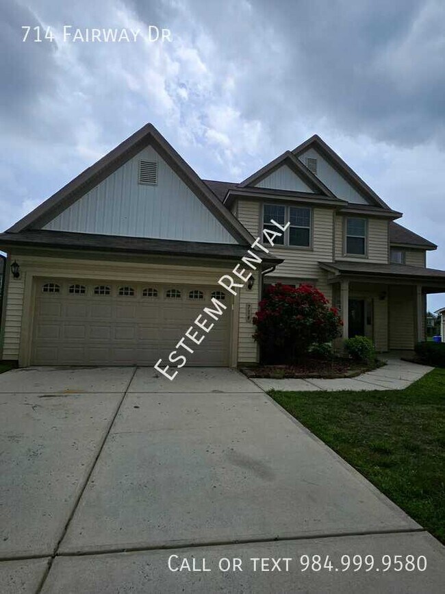 Primary Photo - 714 Fairway Dr