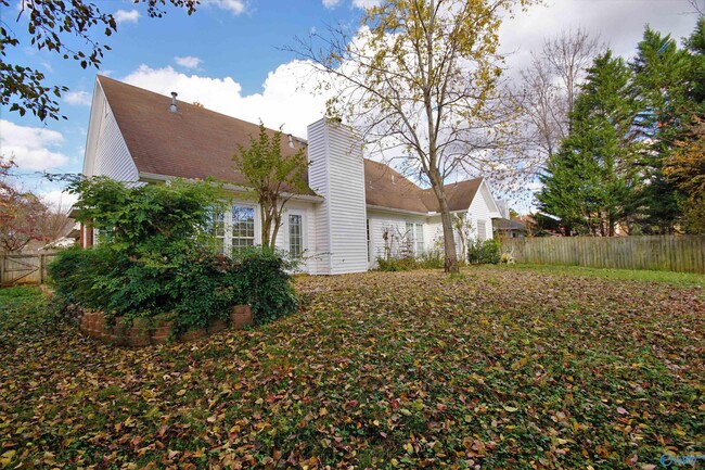 Building Photo - 115 Markum Ln