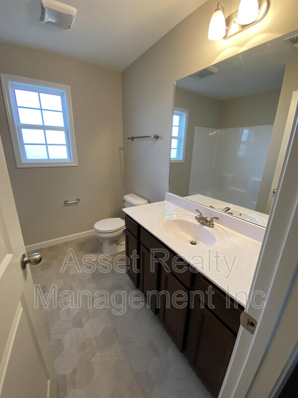 Building Photo - 1116 Cloud View Dr