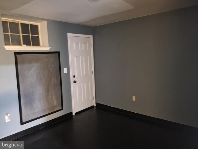 Building Photo - 2118 Cedar Barn Way