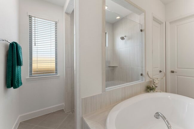 Building Photo - 26545 Pioneer Pointe Ct