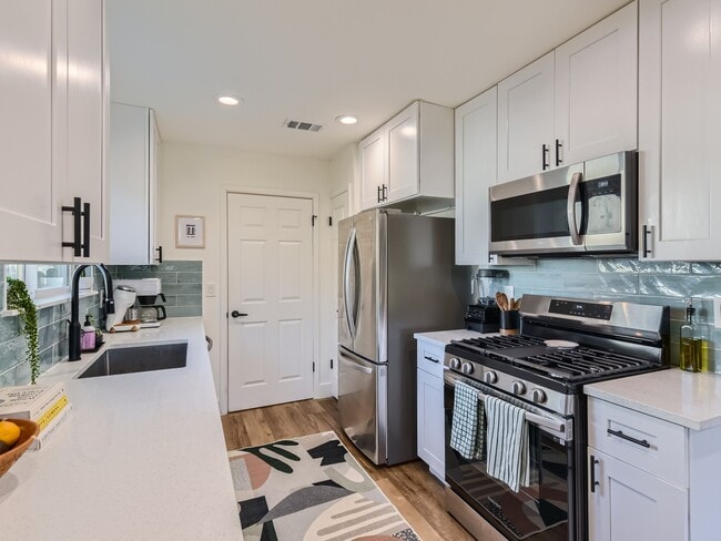 Building Photo - 3205 Kittyhawk Cv