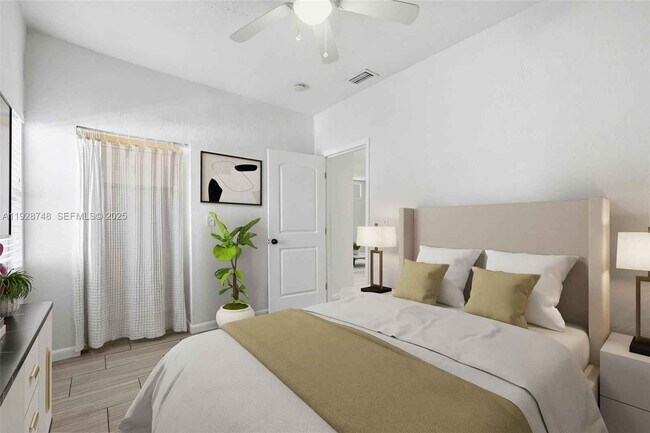 Building Photo - 521 NE 70th St