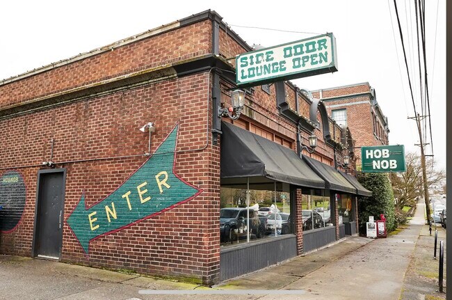 Building Photo - Stephens Properties 1325