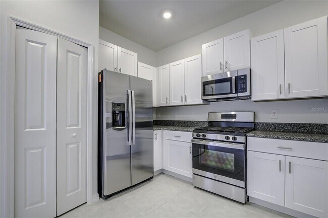 Building Photo - 8248 Cor Pne Wy