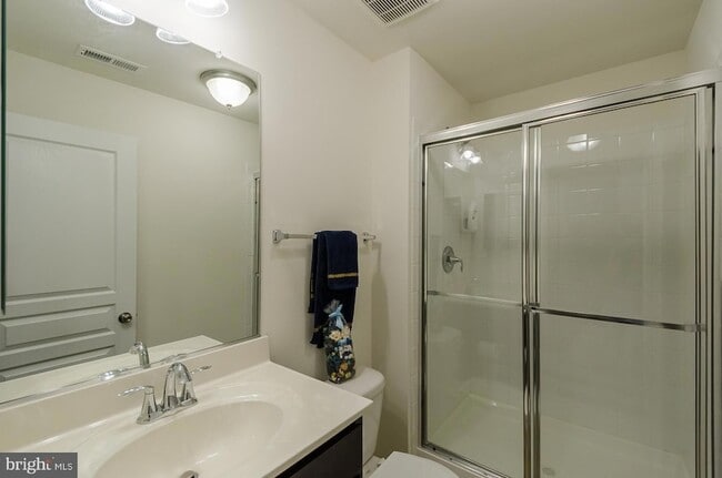 Building Photo - 7523 Holly Ridge Dr