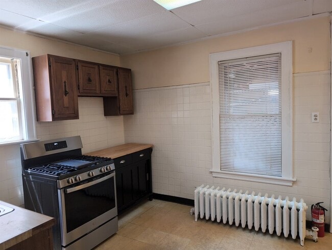 Building Photo - 5622 N Mango Ave