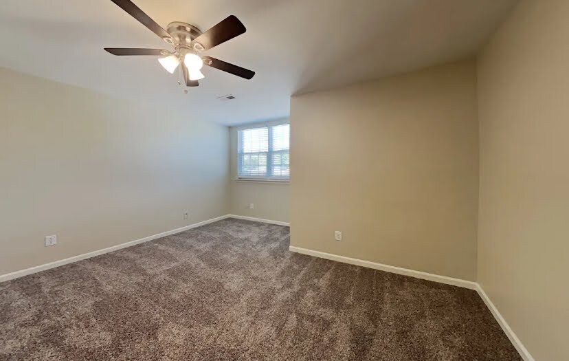 Building Photo - 7515 Starvalley Dr