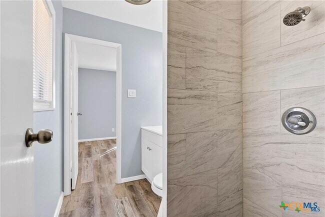 Building Photo - 1305 Arkansas Ave