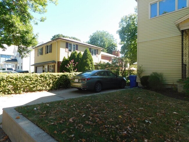 Building Photo - 64 Brooks Ave