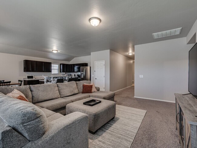 Building Photo - 313 Foxtrot Ter