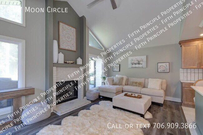 Building Photo - 6547 Moon Cir