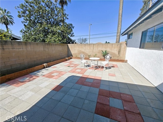 Building Photo - 448 E Walnut Ave